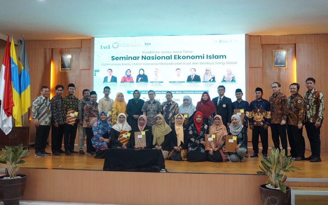IKATAN AHLI EKONOMI ISLAM INDONESIA (IAEI) JAWA TIMUR MELANTIK KOMISARIAT BARU DAN MENGGELAR SEMINAR NASIONAL