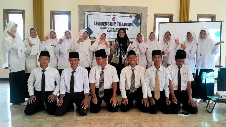 Aswaja Center STAINU Madiun Dorong Kepemimpinan Santri di Babussalam