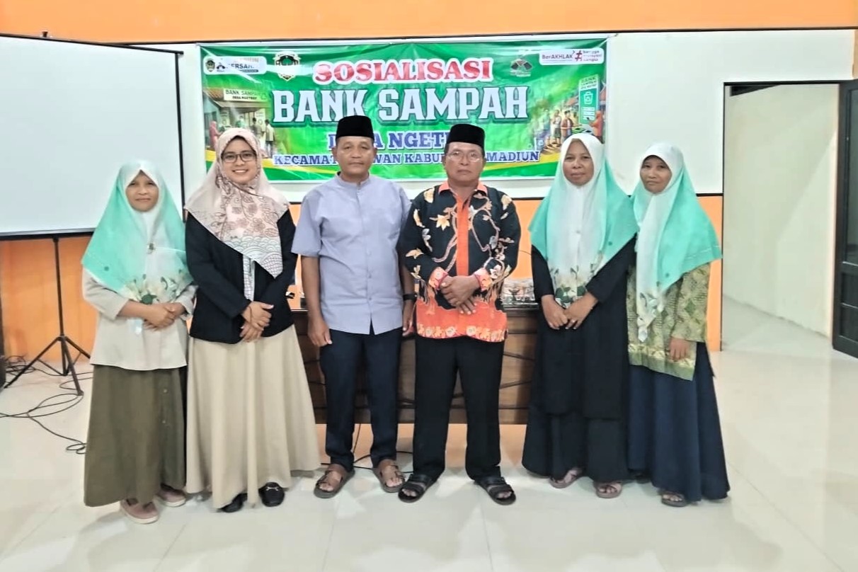 Libatkan Ibu-Ibu, Dosen STAINU Madiun Dampingi Revitalisasi Bank Sampah di Desa Ngetrep