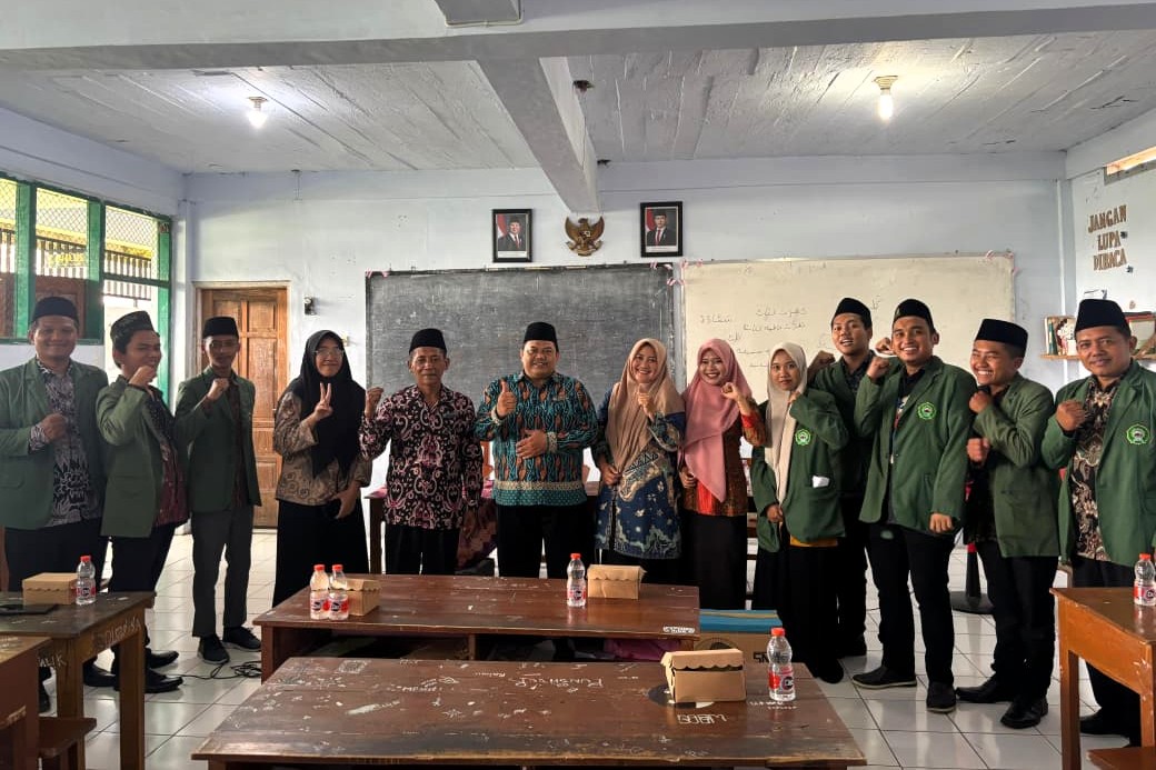 Tingkatkan Kompetensi Calon Guru, PKKL II Mahasiswa PBA STAINU Madiun di MA Tri Bhakti Resmi Ditutup