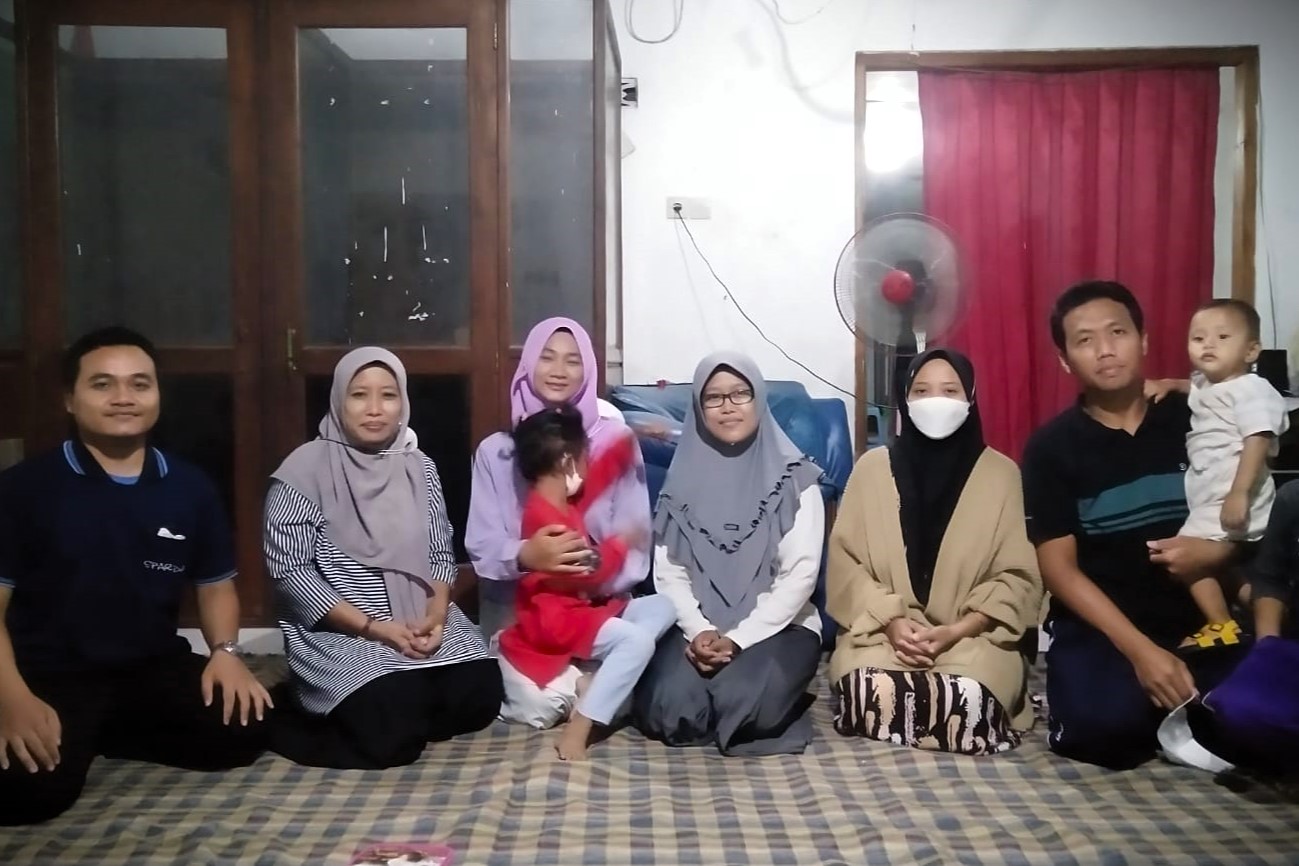 ZISWAF STAINU Madiun Beri Santunan Tali Asih untuk Mahasiswi Korban Puting Beliung