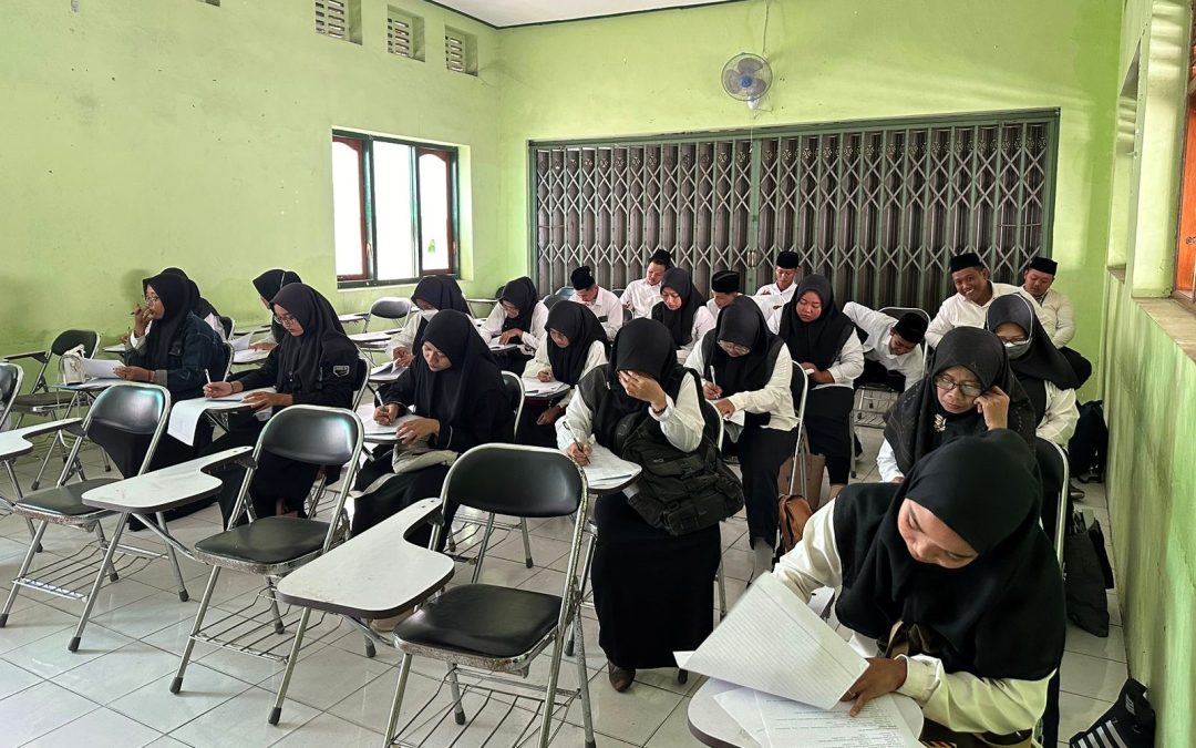 LEBIH DARI 40 CALON MAHASISWA BARU ANTUSIAS MENGIKUTI TES TULIS DAN WAWANCARA