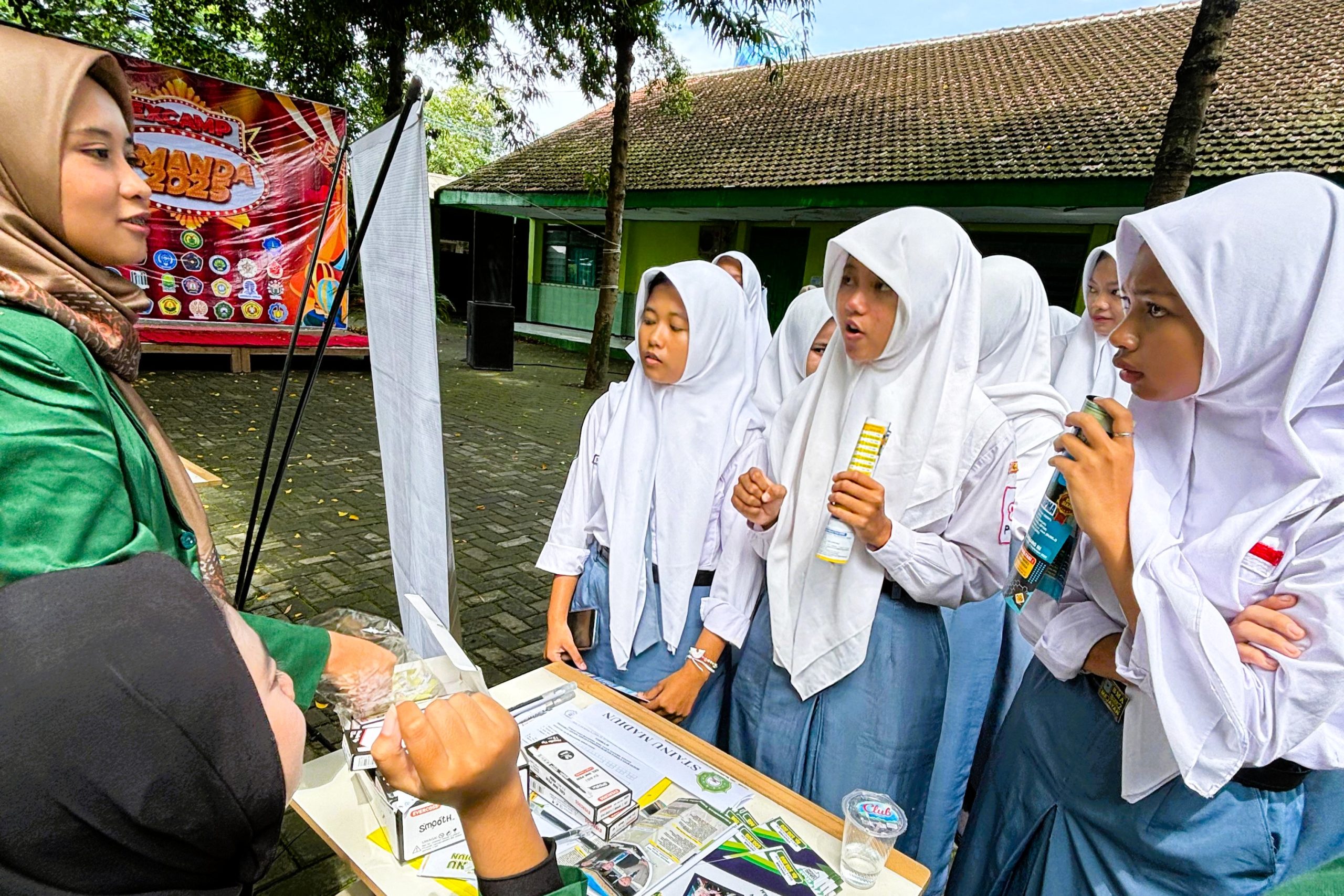 Hadir di Expo SMAN 2 Mejayan, STAINU Madiun Promosikan Kampus dan Bimbing Pilihan Jurusan.