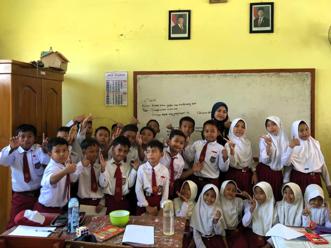 Literasi Mengabdi: Mahasiswa KPM Dampingi Siswa SDN Luworo 1–3 Gemar Membaca