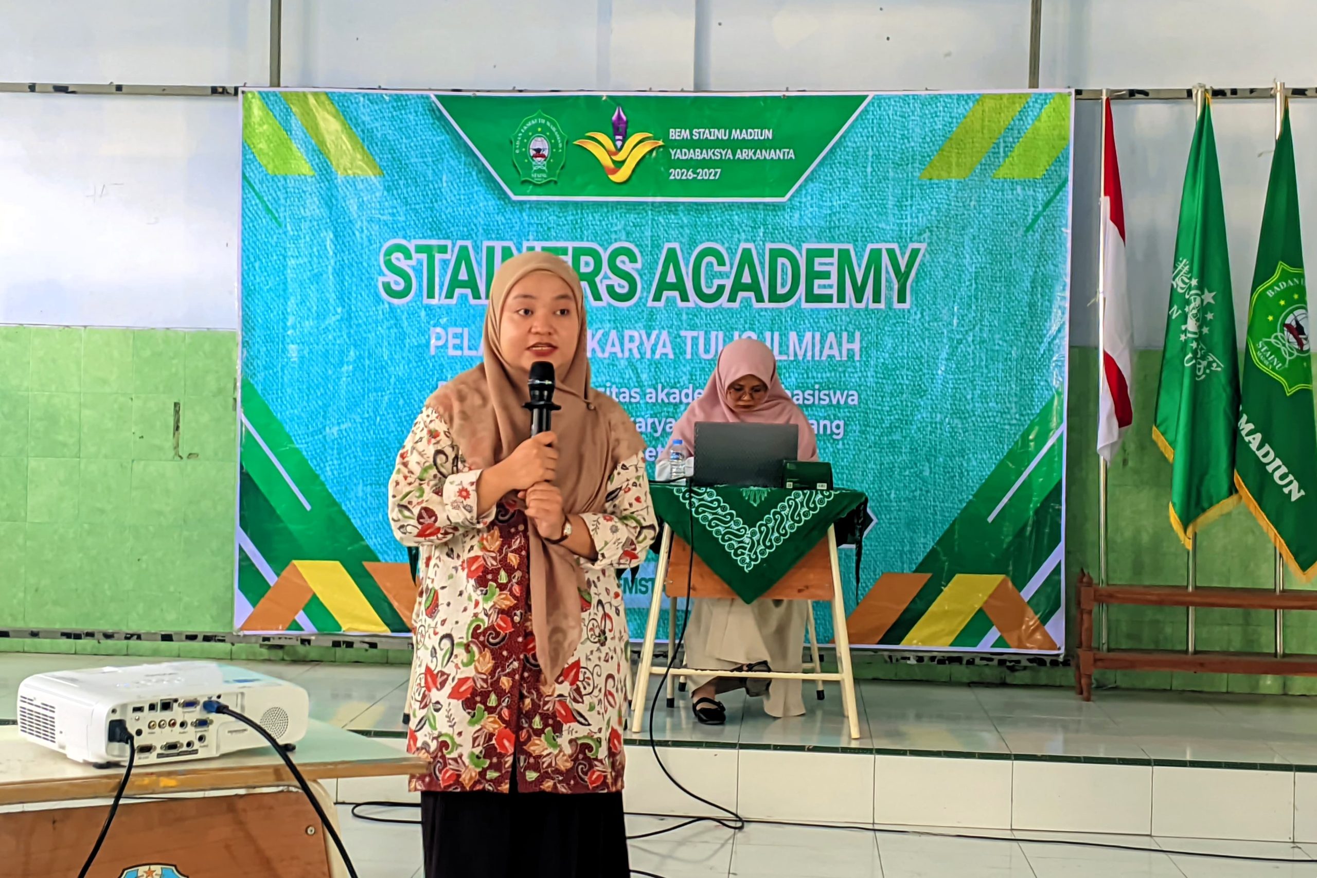 Dorong Budaya Riset, STAINERS ACADEMY Bekali Puluhan Mahasiswa Skill Menulis Ilmiah