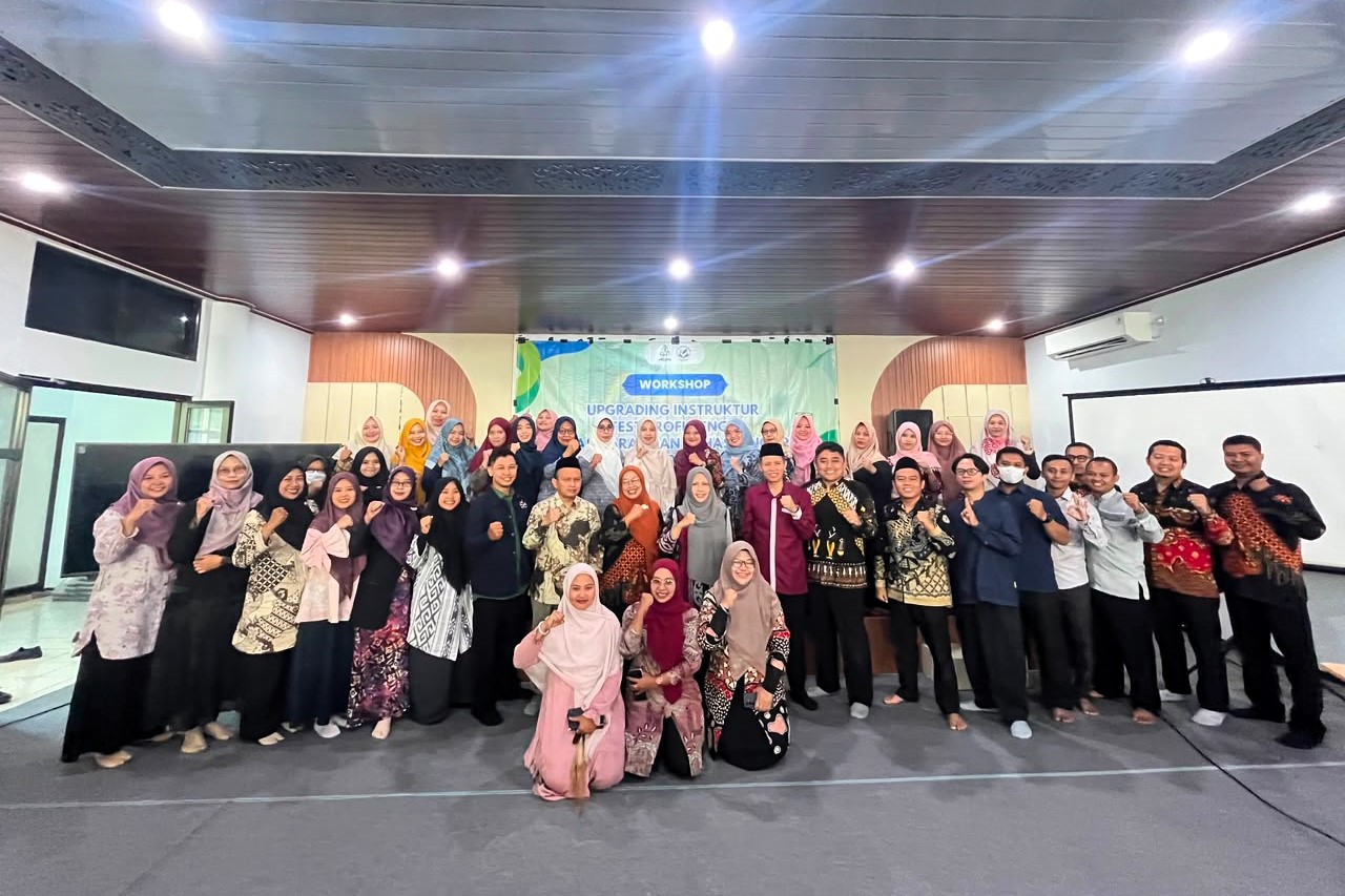 Tingkatkan Standar Asesmen, Dosen dan Mahasiswa PBA STAINU Madiun Ikuti Workshop Instruktur Bahasa di Ponorogo